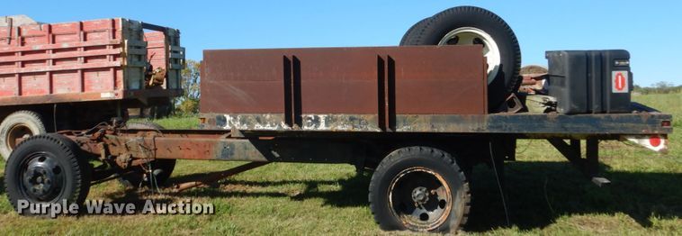 image for item FU9708 1973 Ford F600 grain truck