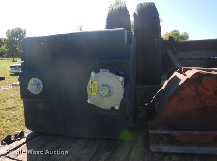 image for item FU9708 1973 Ford F600 grain truck