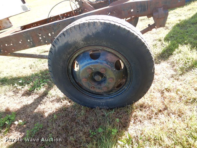 image for item FU9708 1973 Ford F600 grain truck