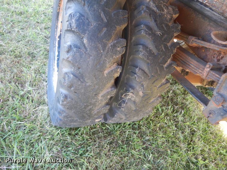 image for item FU9708 1973 Ford F600 grain truck