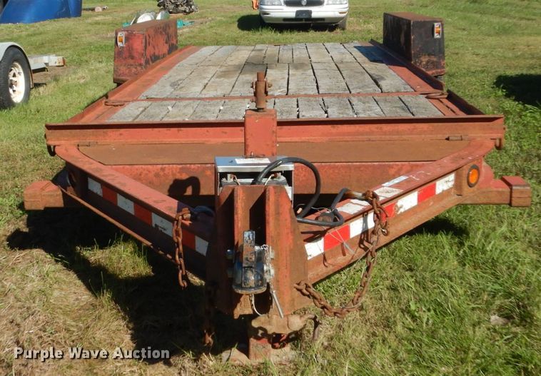 image for item FU9711 2001 Towmaster T-12T tilt deck equipment trailer