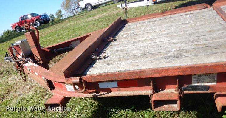 image for item FU9711 2001 Towmaster T-12T tilt deck equipment trailer