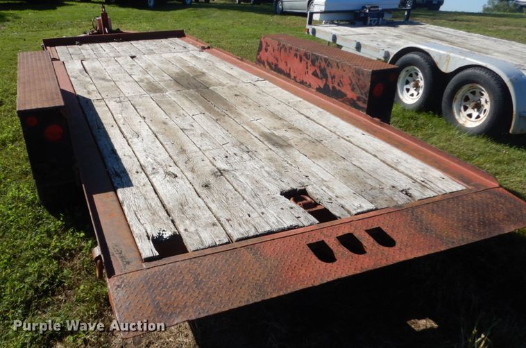 image for item FU9711 2001 Towmaster T-12T tilt deck equipment trailer