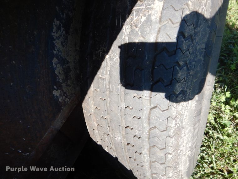 image for item FU9711 2001 Towmaster T-12T tilt deck equipment trailer