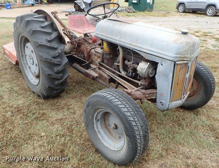 image for item GA9843 Ford 9N tractor
