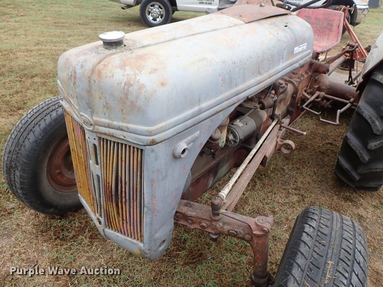 image for item GA9843 Ford 9N tractor