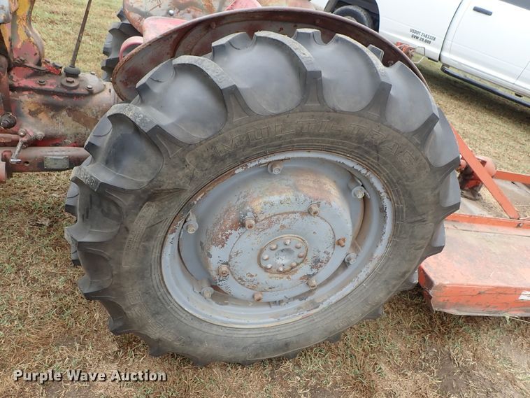 image for item GA9843 Ford 9N tractor