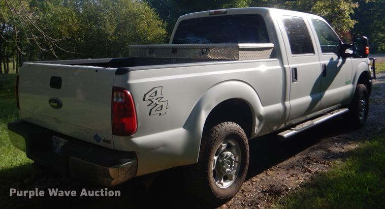 image for item GC9502 2011 Ford F250 Super Duty Crew Cab pickup truck