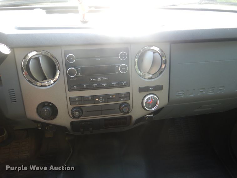 image for item GC9502 2011 Ford F250 Super Duty Crew Cab pickup truck