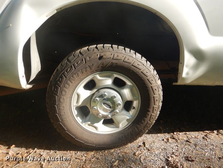 image for item GC9502 2011 Ford F250 Super Duty Crew Cab pickup truck