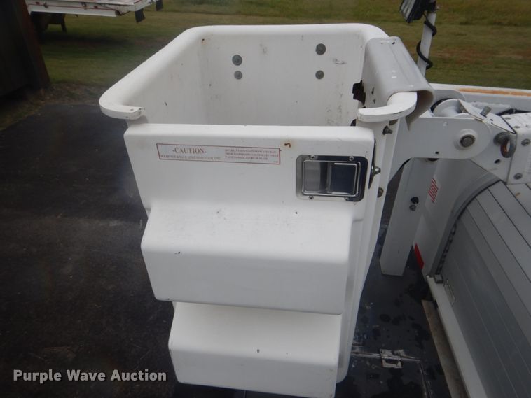 image for item GC9521 2011 Ford F550 Super Duty XL bucket truck