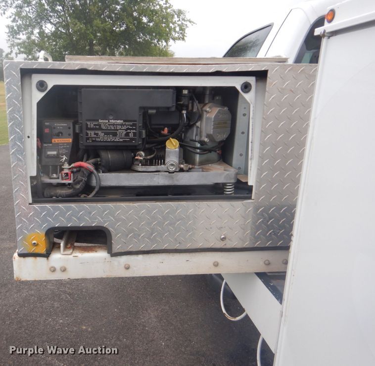 image for item GC9521 2011 Ford F550 Super Duty XL bucket truck