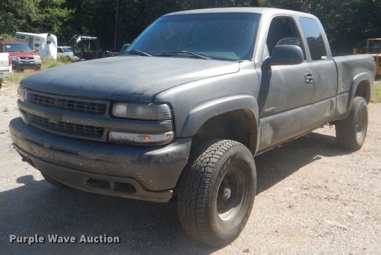 image for item GC9527 2001 Chevrolet Silverado 1500 Ext. Cab pickup truck