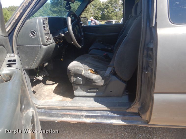 image for item GC9527 2001 Chevrolet Silverado 1500 Ext. Cab pickup truck