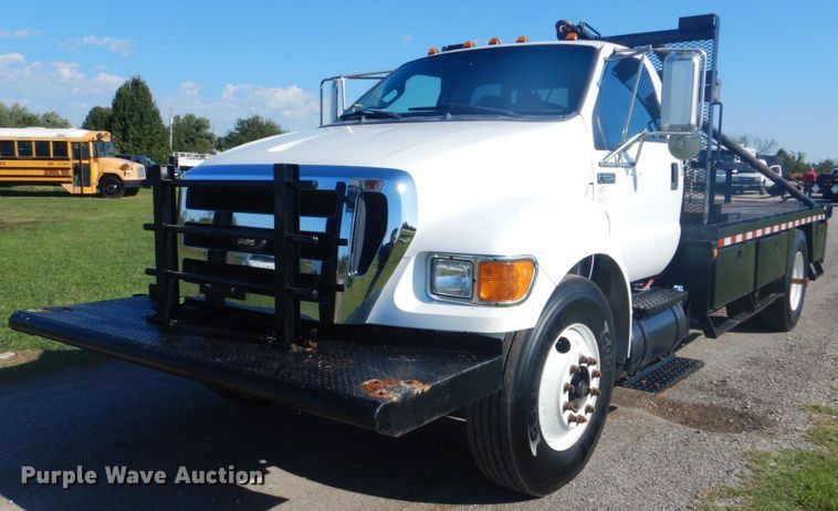 image for item GC9535 2012 Ford F650 Super Duty flatbed truck