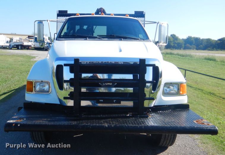 image for item GC9535 2012 Ford F650 Super Duty flatbed truck