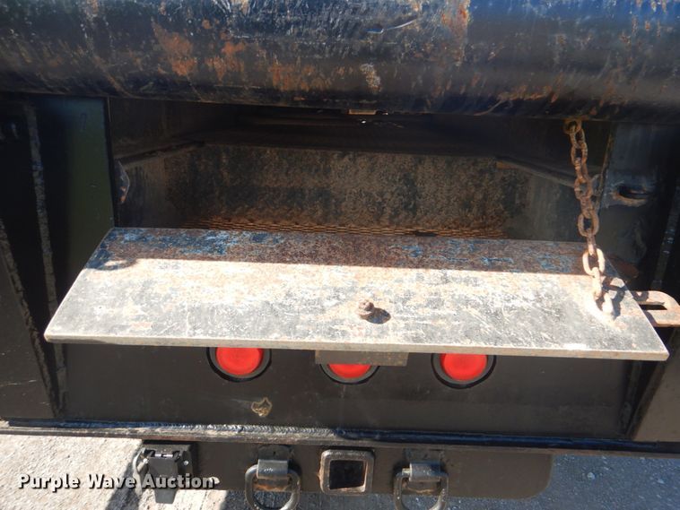 image for item GC9535 2012 Ford F650 Super Duty flatbed truck