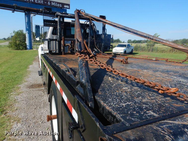 image for item GC9535 2012 Ford F650 Super Duty flatbed truck