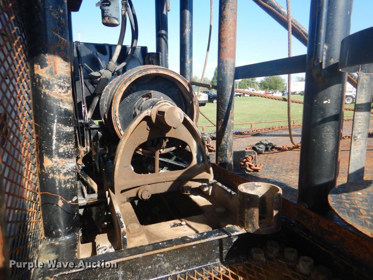 image for item GC9535 2012 Ford F650 Super Duty flatbed truck