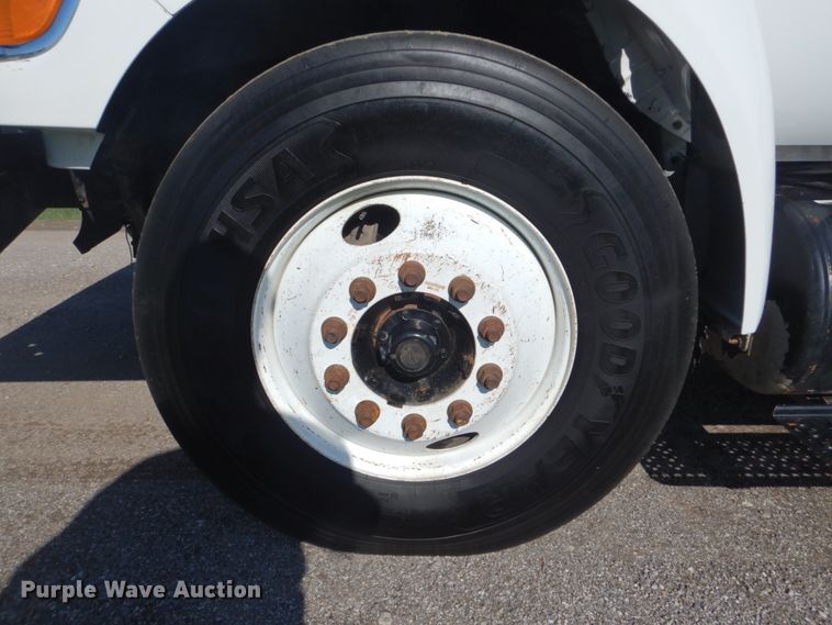 image for item GC9535 2012 Ford F650 Super Duty flatbed truck