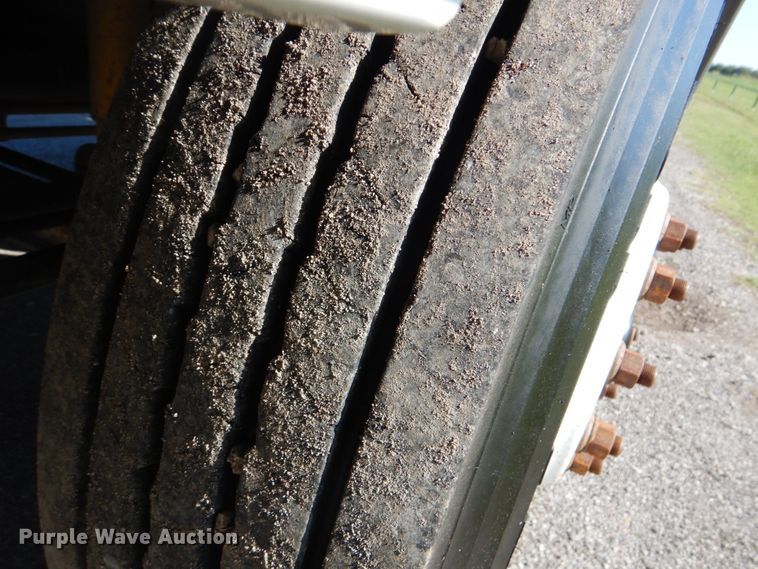 image for item GC9535 2012 Ford F650 Super Duty flatbed truck