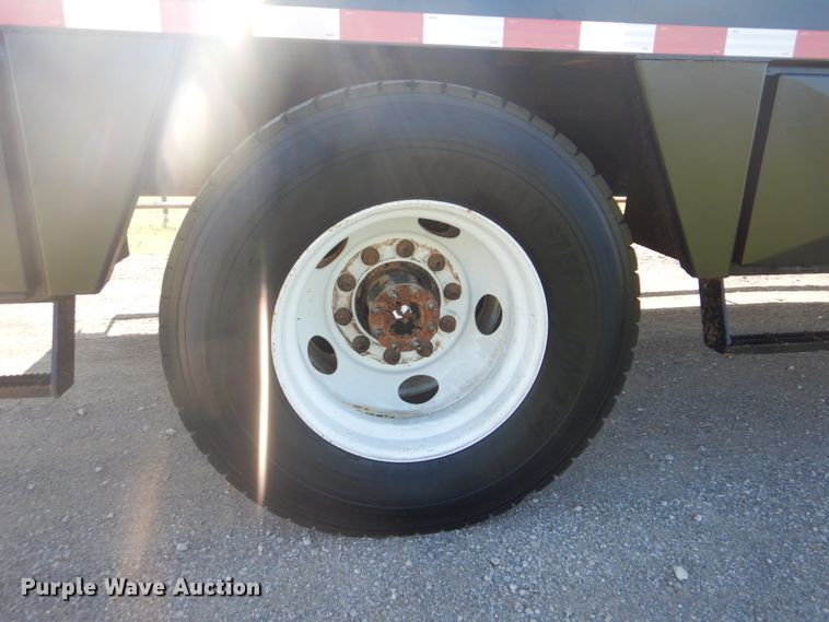 image for item GC9535 2012 Ford F650 Super Duty flatbed truck