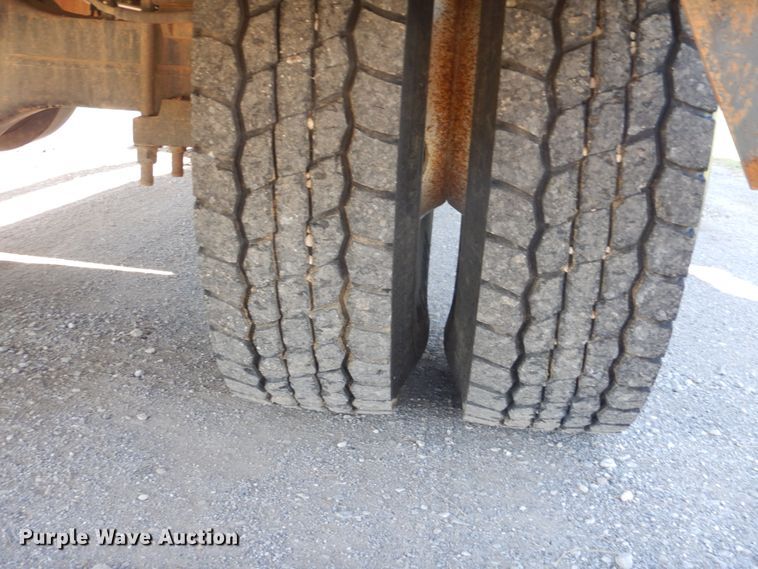 image for item GC9535 2012 Ford F650 Super Duty flatbed truck