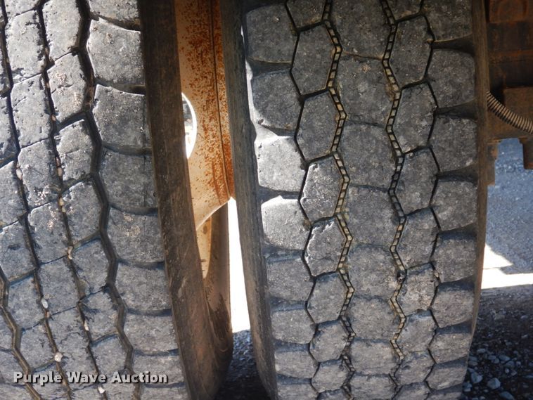 image for item GC9535 2012 Ford F650 Super Duty flatbed truck