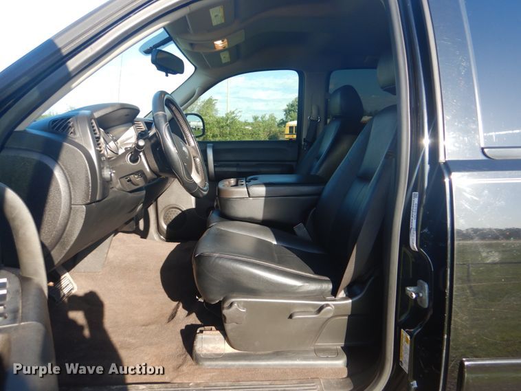 image for item GC9539 2009 Chevrolet Silverado 1500 Crew Cab pickup truck