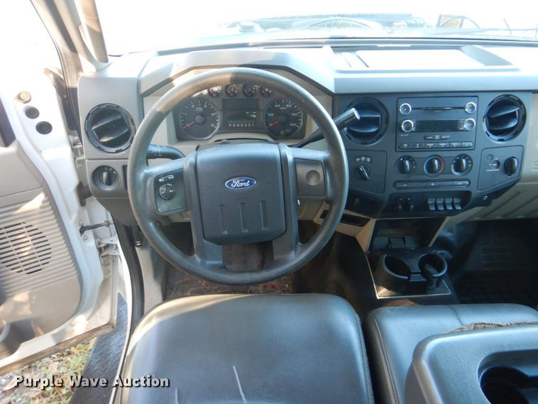 image for item GC9549 2009 Ford F350 Super Duty flatbed pickup truck