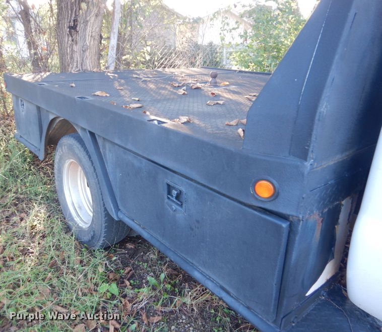 image for item GC9549 2009 Ford F350 Super Duty flatbed pickup truck