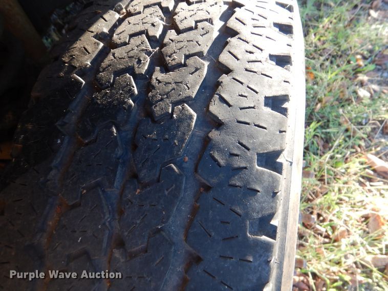 image for item GC9549 2009 Ford F350 Super Duty flatbed pickup truck