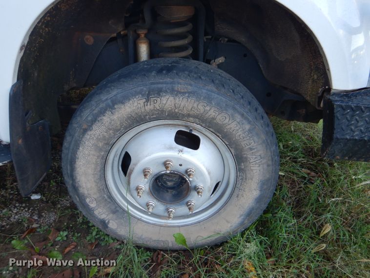 image for item GC9549 2009 Ford F350 Super Duty flatbed pickup truck