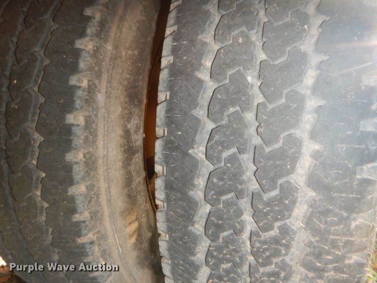 image for item GC9549 2009 Ford F350 Super Duty flatbed pickup truck