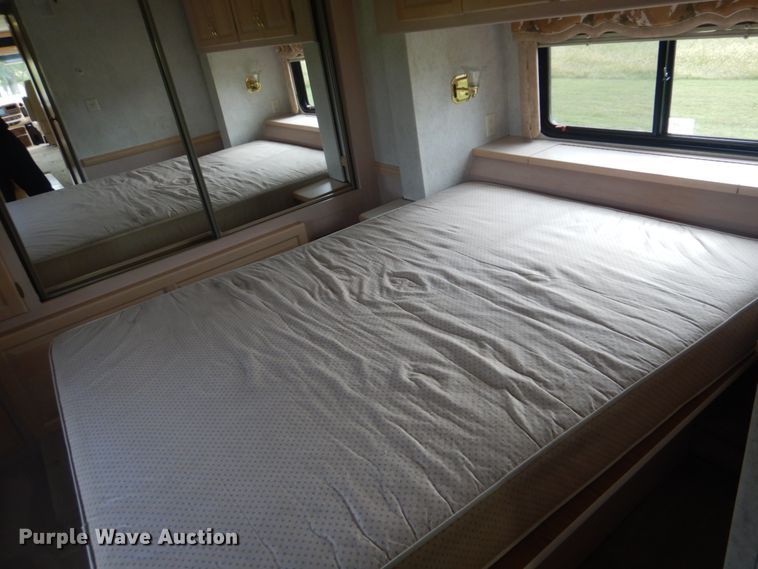 image for item GC9565 2000 Newmar Dutch Star RV