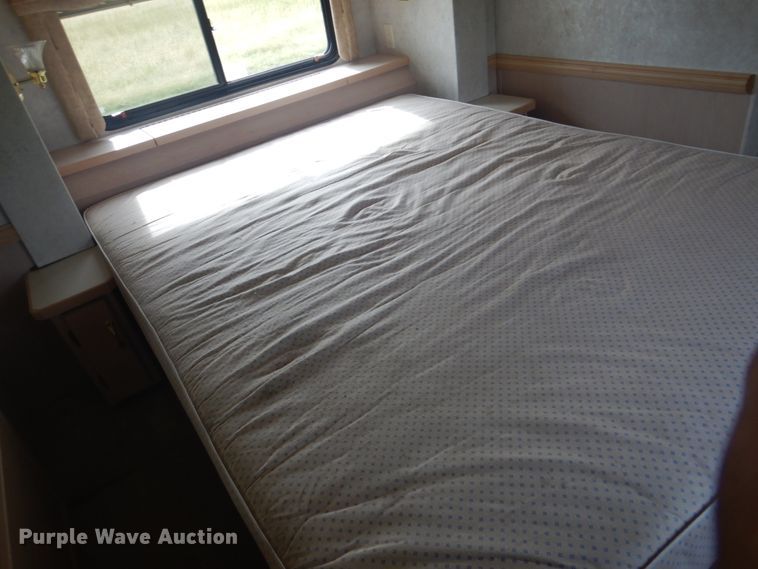 image for item GC9565 2000 Newmar Dutch Star RV