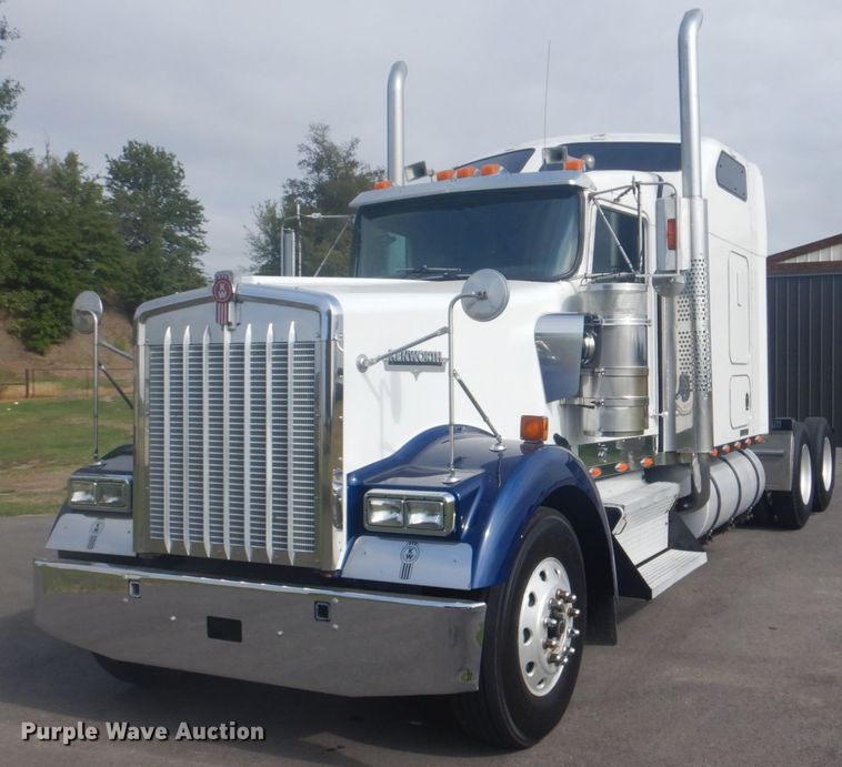 image for item GC9566 2003 Kenworth W900 semi truck