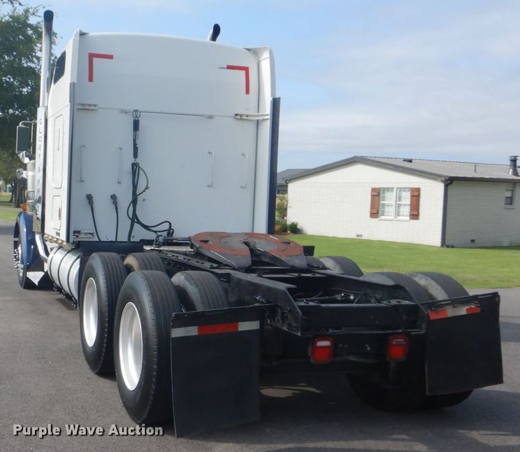 image for item GC9566 2003 Kenworth W900 semi truck