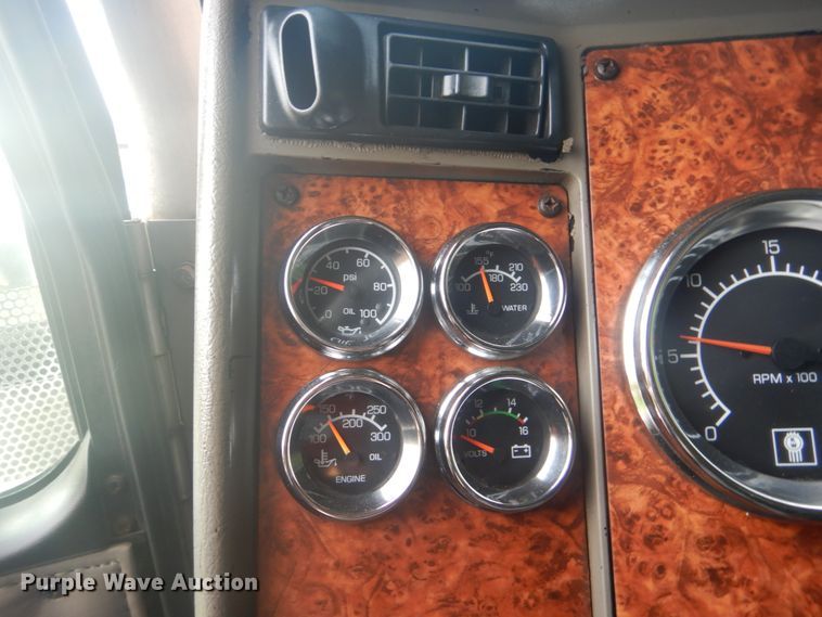 image for item GC9566 2003 Kenworth W900 semi truck