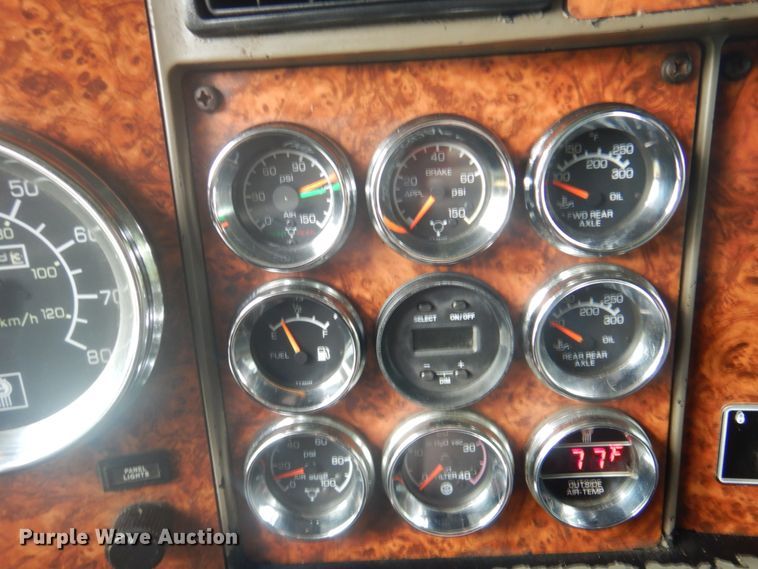 image for item GC9566 2003 Kenworth W900 semi truck