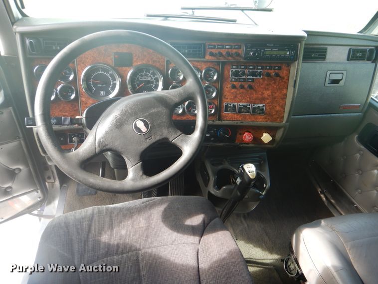 image for item GC9566 2003 Kenworth W900 semi truck