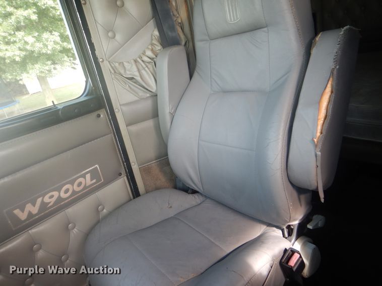 image for item GC9566 2003 Kenworth W900 semi truck