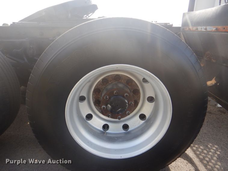 image for item GC9566 2003 Kenworth W900 semi truck