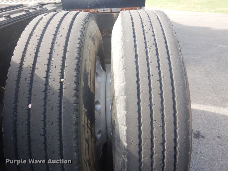 image for item GC9566 2003 Kenworth W900 semi truck