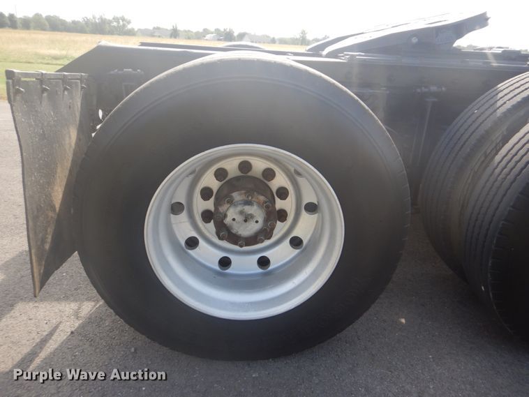 image for item GC9566 2003 Kenworth W900 semi truck