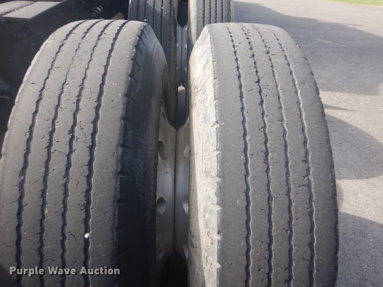 image for item GC9566 2003 Kenworth W900 semi truck