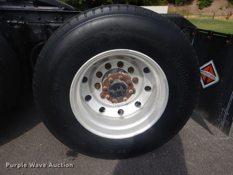 image for item GC9566 2003 Kenworth W900 semi truck