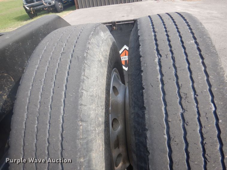 image for item GC9566 2003 Kenworth W900 semi truck