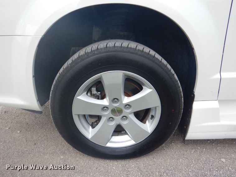 image for item GC9570 2013 Dodge Grand Caravan handicap accessible mini van