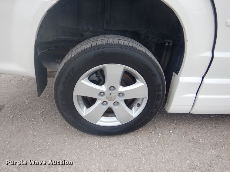 image for item GC9570 2013 Dodge Grand Caravan handicap accessible mini van